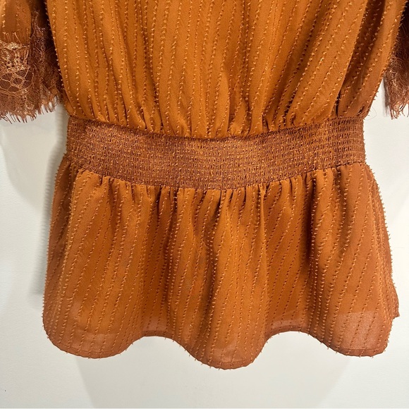 Women’s Rust Peplum Short Sleeve Blouse - Size Large – Lace Sleeve Detail - Picture 9 of 10